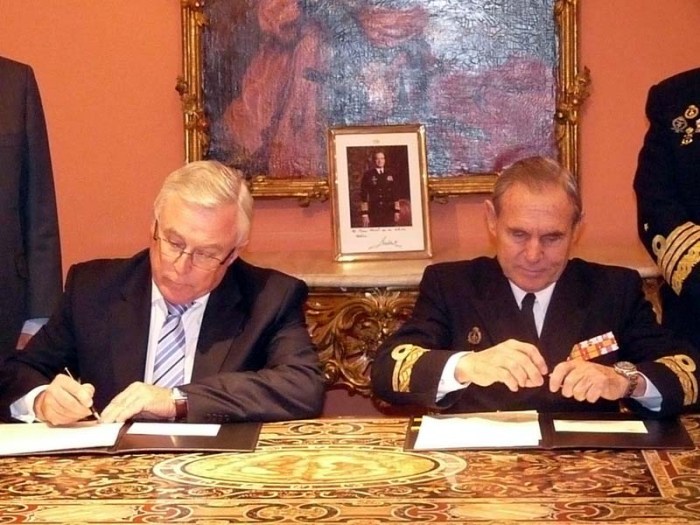 Firma del Convenio específico de colaboración entre el Ministerio de Defensa y la Universidad de Murcia para la creación de la Cátedra de Historia Naval.